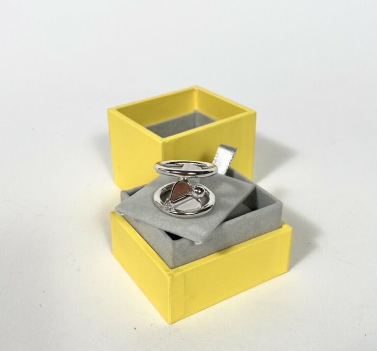 ARTHUS-Bertrand. Bague en argent. Poids : 9 g