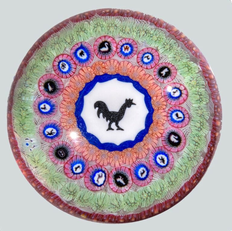 Baccarat. Presse-papiers signé et daté B1971, orné de quatre cercles concentriq…