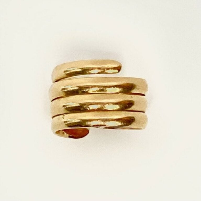 BAGUE « spirale » en or jaune (750) 18carats, uni. - Doigt : 56. Poids : 8,4 g.…