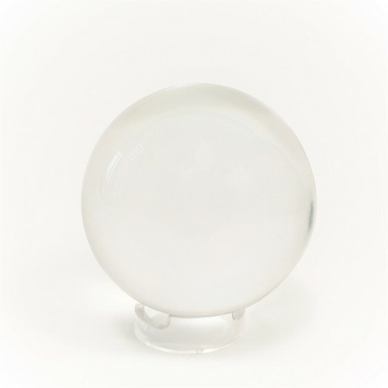 Boule en cristal. Diam. 10 cm.