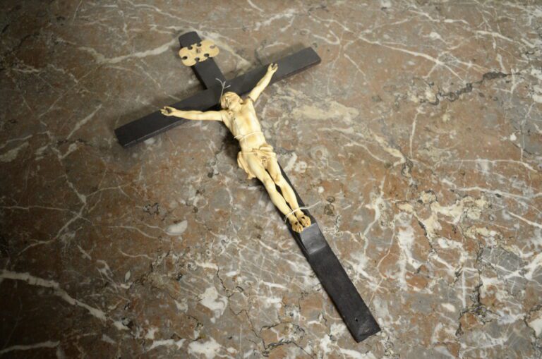 Deux Crucifix (accidents) 21 cm