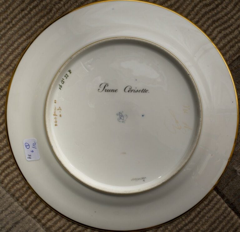 Le service de Marie-Caroline de Bourbon-Siciles, duchesse de Berry, - en porcel…