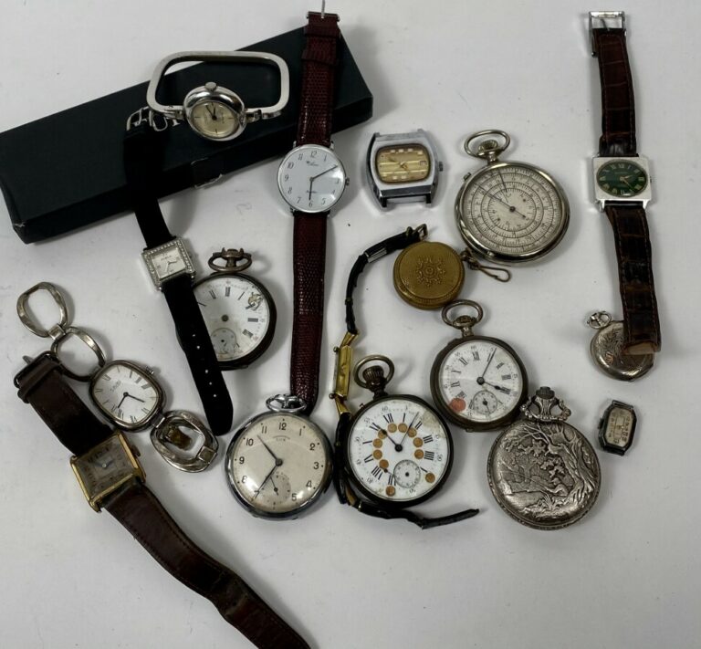 Lot de montres bracelets et de montres de poches