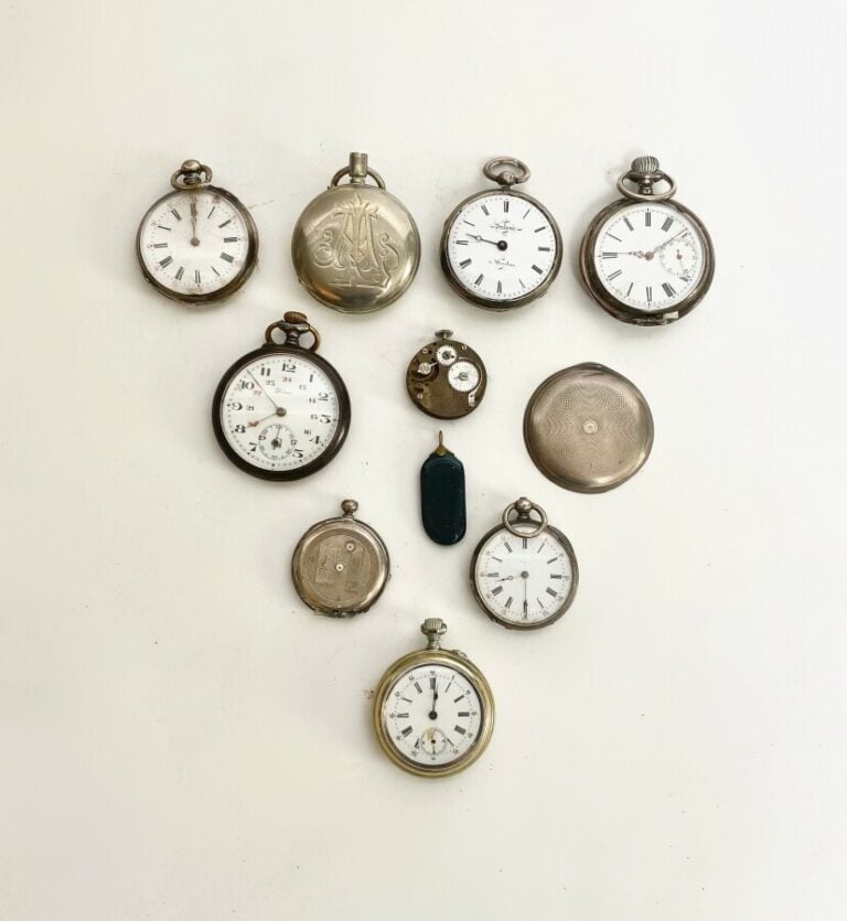 Lot de montres de gousset boîtiers en métal argenté