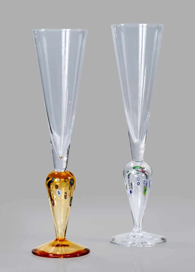 Saint-Louis. Deux flûtes coniques en cristal, les jambes ornées d'un semi de bo…