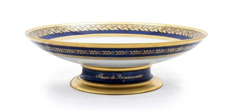 SEVRES - 4 compotiers ronds à piédouche, décor polychrome à l'intérieur des com…