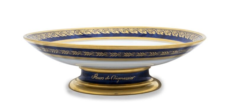 SEVRES - 4 compotiers ronds à piédouche, décor polychrome à l'intérieur des com…