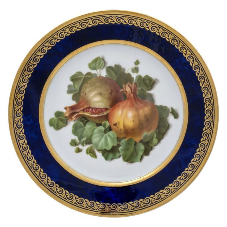 SEVRES - 6 assiettes du service de la duchesse de Berry, décor polychrome de fr…