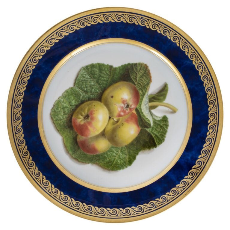 SEVRES - 6 assiettes du service de la duchesse de Berry, décor polychrome de po…