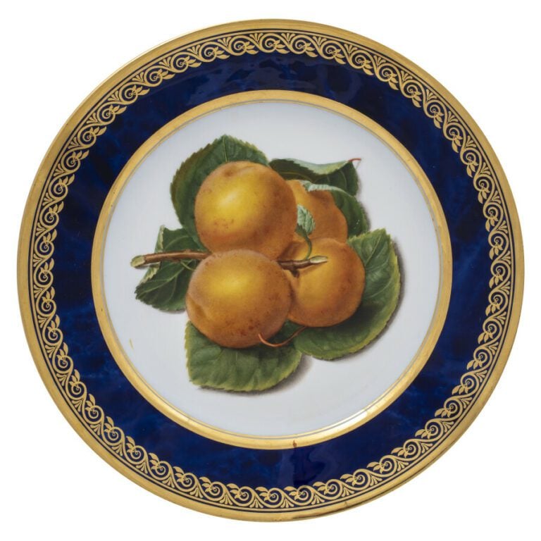 SEVRES - 6 assiettes du service de la duchesse de Berry, décor polychrome de pr…