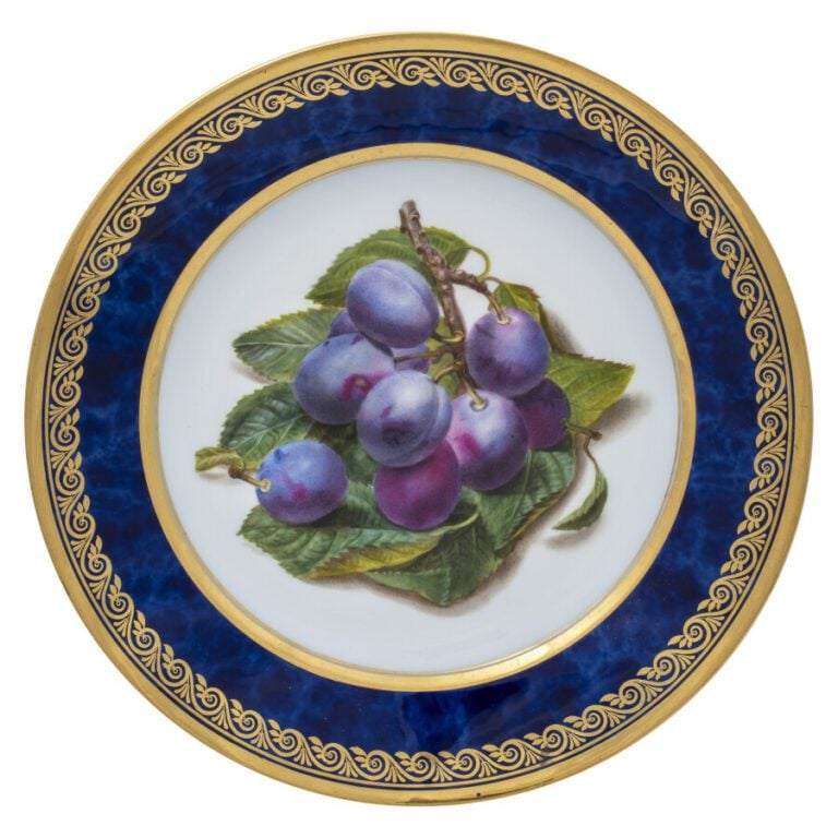 SEVRES - 6 assiettes du service de la duchesse de Berry, décor polychrome de pr…