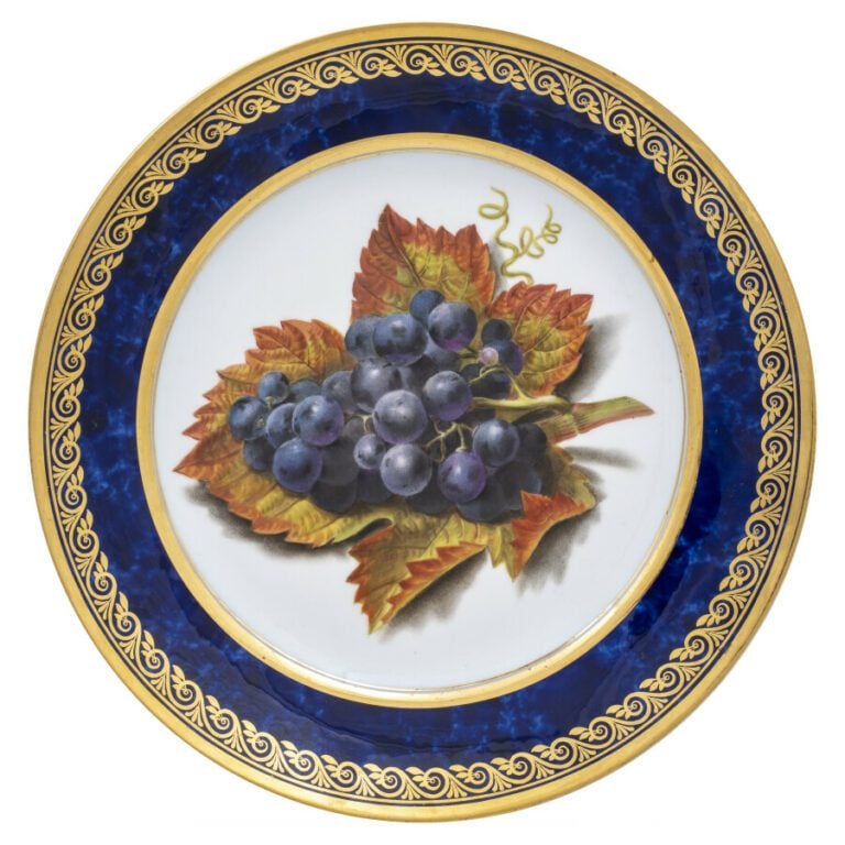 SEVRES - 6 assiettes du service de la duchesse de Berry, décor polychrome de ra…