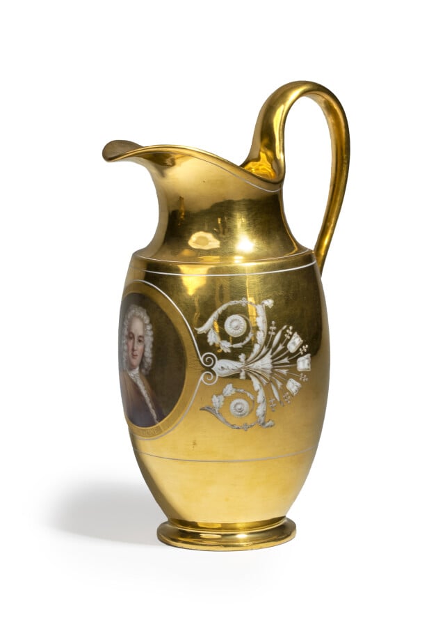 SEVRES - Pot à lait de forme « pot à lait Grec », décor polychrome du portrait…