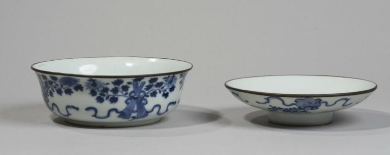 VIETNAM, Hue - XIXe siècle- Bol couvert en porcelaine à décor en bleu sous couv…