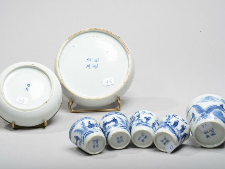 VIETNAM, Hue - XIXe siècle- Ensemble comprenant cinq sorbets et deux coupelles…