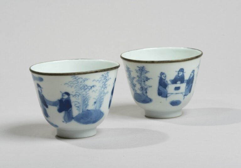 VIETNAM, Hue - XIXe siècle - Paire de sorbets en porcelaine décorée en bleu sou…