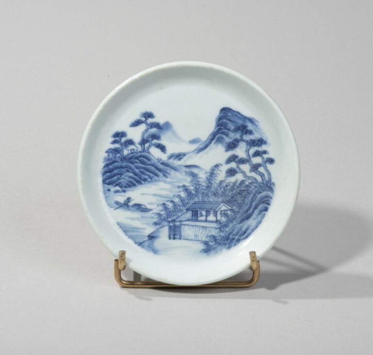 VIETNAM, Hue - XVIIIe siècle -Coupe en porcelaine à décor en bleu sous couverte…