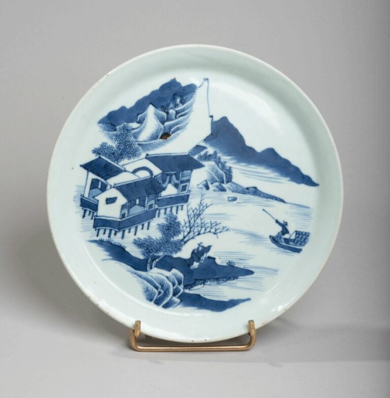 VIETNAM, Hue - XVIIIe/XIXe siècle - Coupe en porcelaine décorée en bleu sous co…
