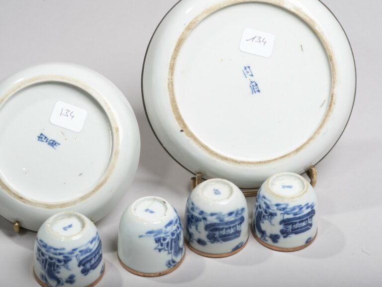 VIETNAM - XIXe siècle - Ensemble comprenant quatre sorbets et deux coupelles en…