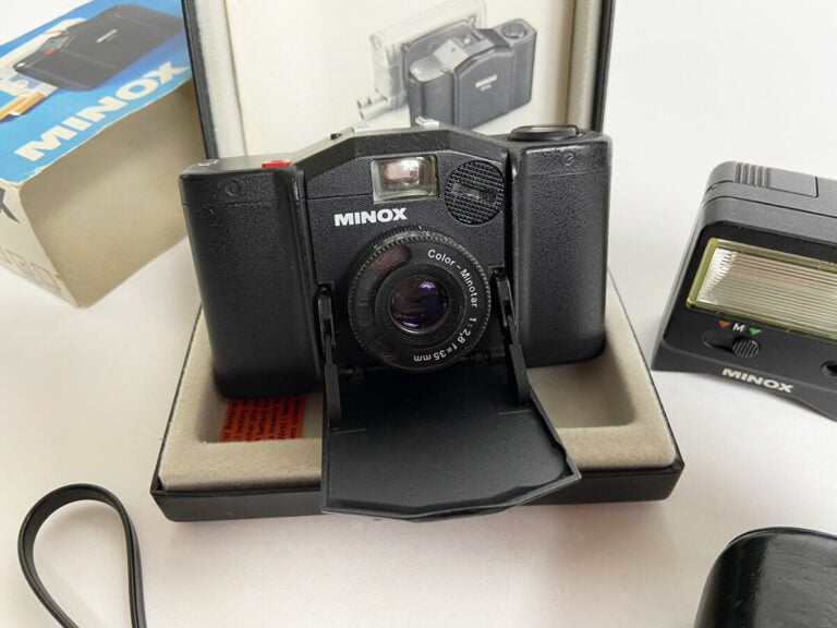 1 appareil photo MINOX 35 EL avec étui - Avec objectif COLOR-MINOTAR 1 : 2,8 f…
