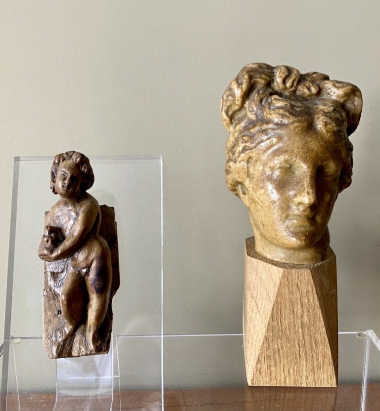 Amour en bois sculpté (10 cm)et tête féminine en composition (13 cm)