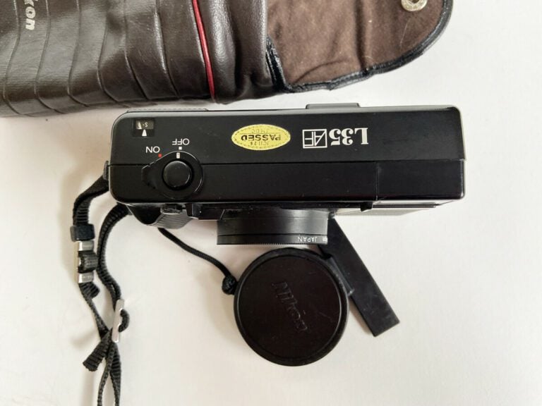 Appareil photo L35AF - Objectif NIKON LENS 35 mm 1 : 2,8 - + étui