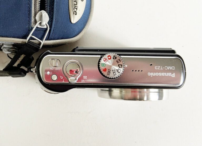 Appareil photo numérique PANASONIC - LUMIX DMC-TZ3 - DC VARIO-ELMAR 1 : 3,3-4,9…