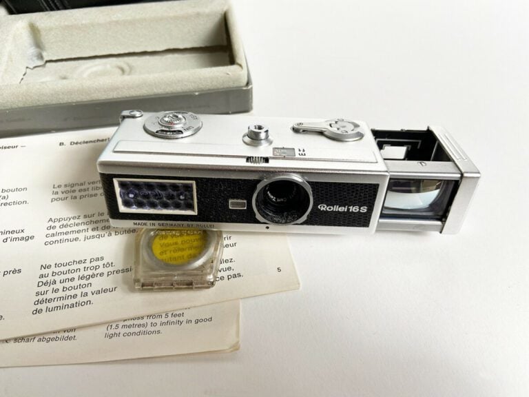 Appareil photo ROLLEI 16 avec étui - Objectif CARL ZEISS TESSAR 25 mm 1 : 2,8 -…