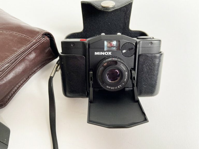 Appareil photo ROLLEI 35 - Avec objectif TESSAR 1 : 3,5 f = 40 mm - Fabriqué à…