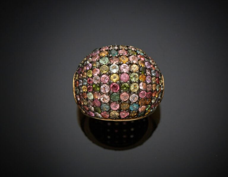BAGUE « boule » en vermeil (925) pavé de tourmalines multicolores. - Doigt : 55…