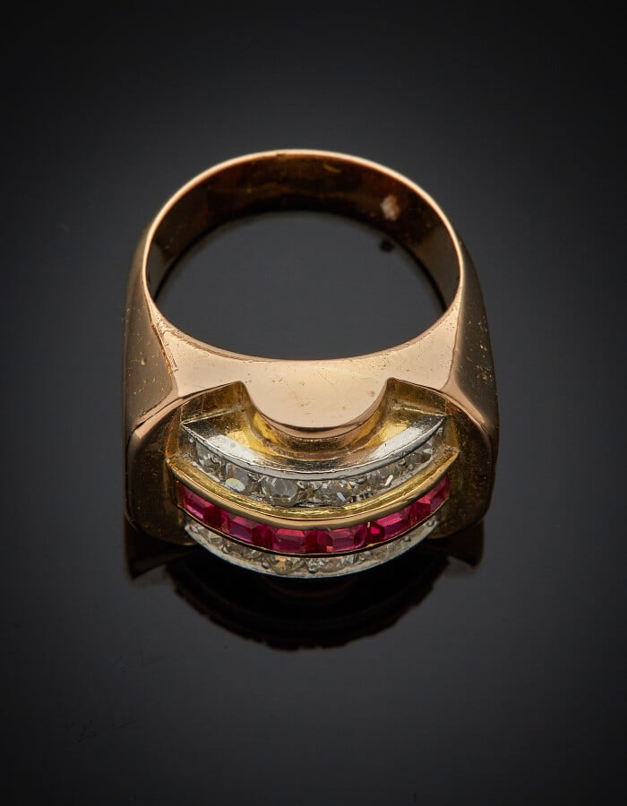 BAGUE "tank" "pont à livre ouvert"en platine (800) et or rose (750) géométrique…
