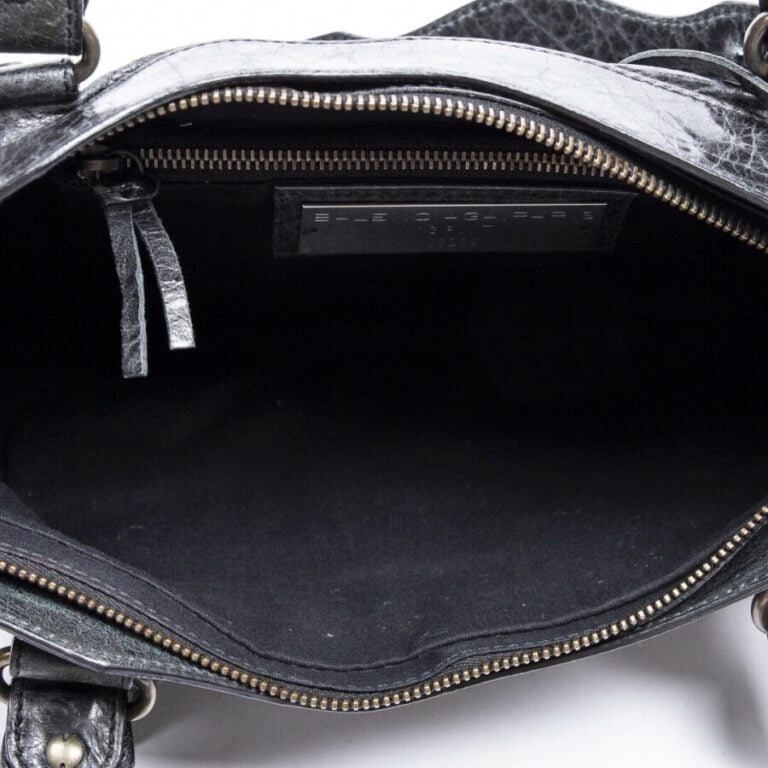 BALENCIAGA - Sac "Arena First" - "Arena First" bag - - Cuir vieilli noir - Blac…