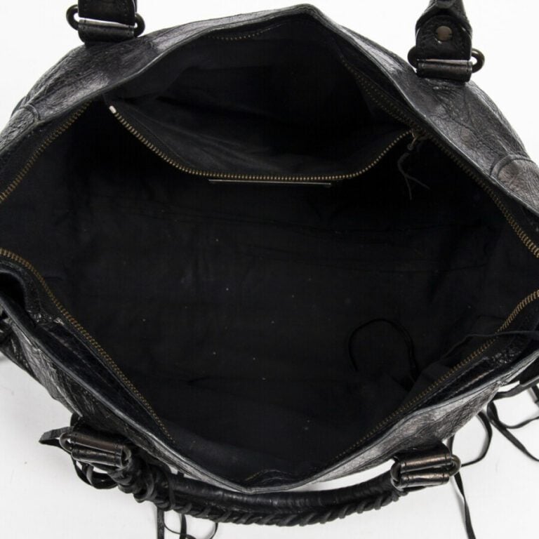 BALENCIAGA - Sac "City" - "City" bag - - Cuir vieilli irisé noir - Iridescent d…