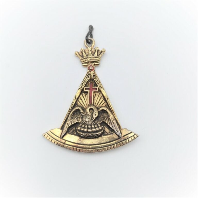 Bijou de chevalier Rose-Croix, 82x63mm, 57, 27g. Métal. TTB