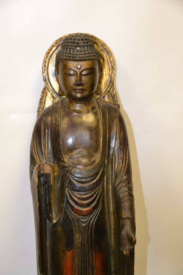 BOUDDHA BOIS - Japon - Amida Noyrai en bois laqué à patine noire et or, debout…