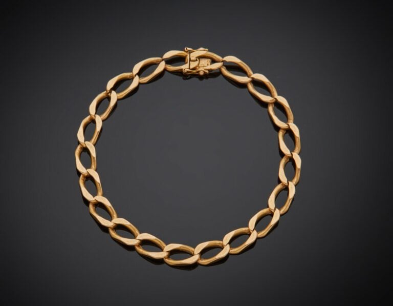 BRACELET en or rose (750) à maille gourmette. - Travail Français. - Long.: 21,5…