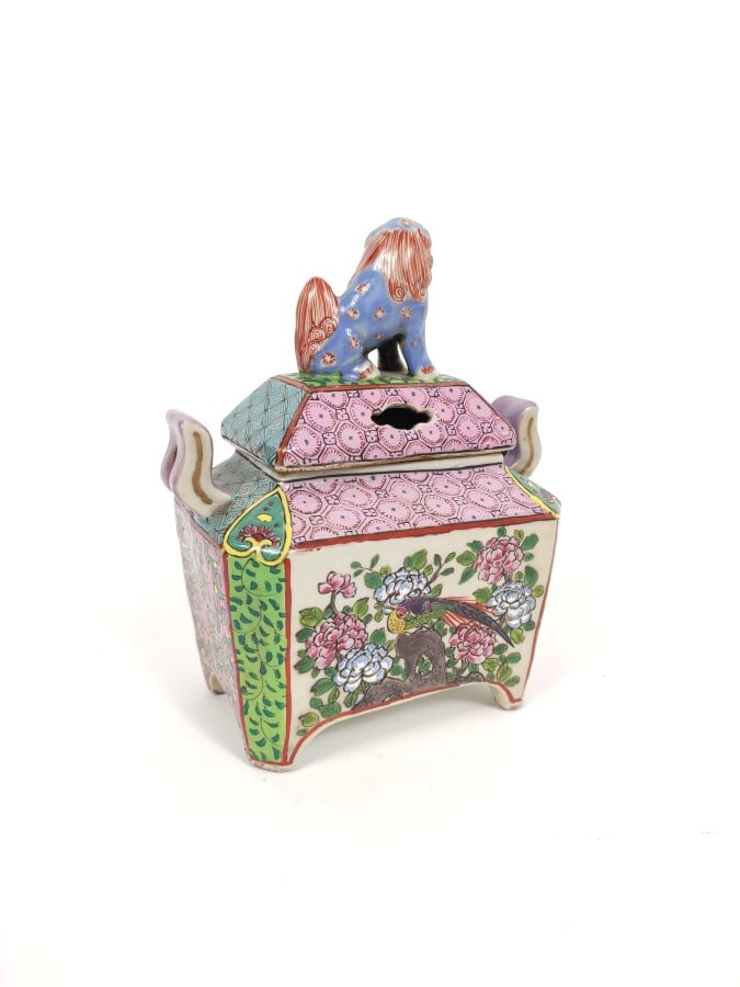 Brûle -parfum de la famille rose à décor d'oiseaux et scènes de vie sur le corp…