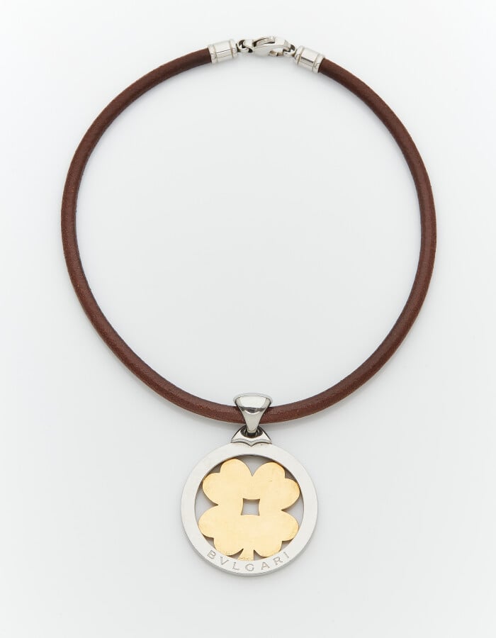 BULGARI - COLLIER modèle « Tondo », composé d'un lien en cuir marron tubulaire…