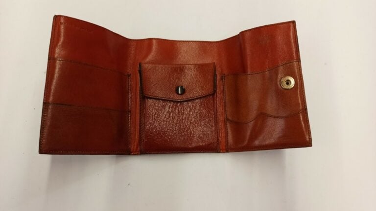 CELINE - 1970s/80s - PORTEFEUILLE en toile siglée et cuir - 15 x 11 cm - (patin…