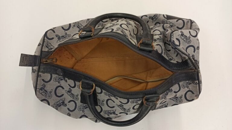 CELINE - 1970s/80s - SAC polochon en toile siglée et cuir marine - 40 x 22 x 16…