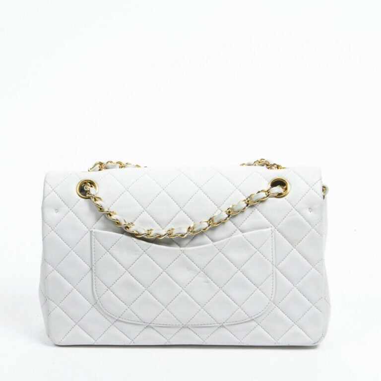 CHANEL - Circa 1989/91 - Sac "Timeless" - "Timeless" bag - - Cuir matelassé bla…