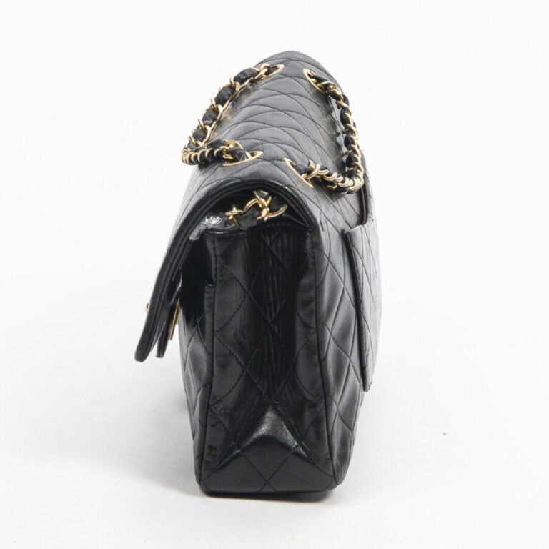 CHANEL - Circa 1989/91 - Sac "Timeless" - "Timeless" bag - - Cuir matelassé noi…