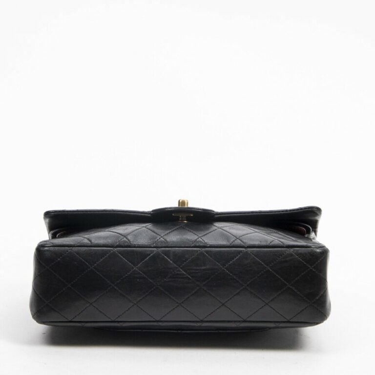 CHANEL - Circa 1989/91 - Sac "Timeless" - "Timeless" bag - - Cuir matelassé noi…