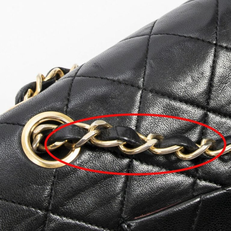 CHANEL - Circa 1989/91 - Sac "Timeless" - "Timeless" bag - - Cuir matelassé noi…
