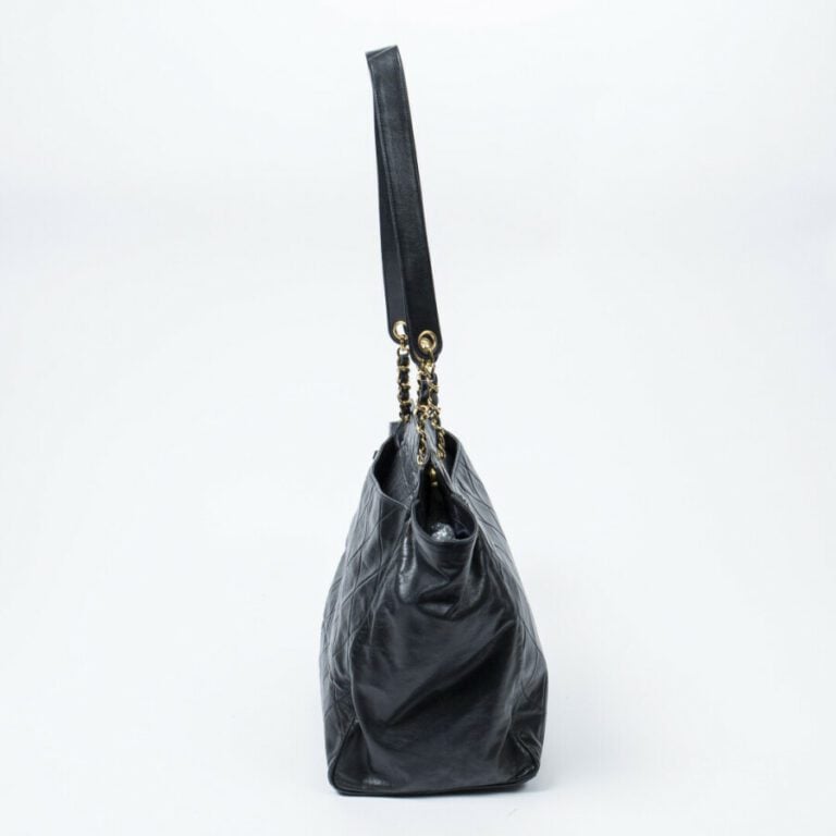 CHANEL - Circa 1991/94 - Cabas pompon - Tassel tote - - Cuir matelassé noir - B…