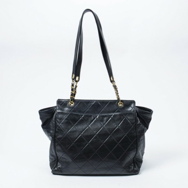 CHANEL - Circa 1991/94 - Cabas pompon - Tassel tote - - Cuir matelassé noir - B…