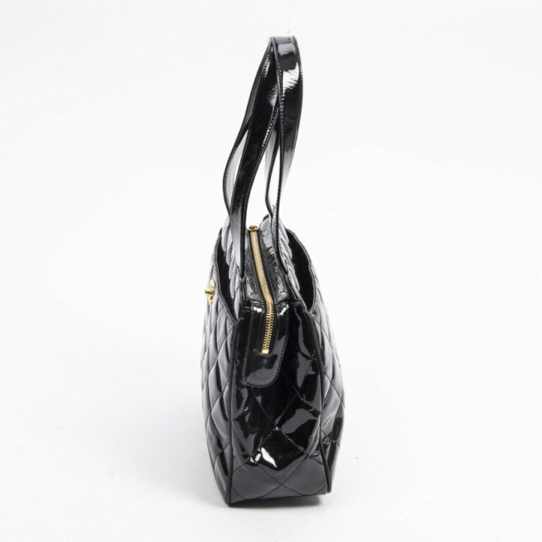 CHANEL - Circa 1996/97 - Sac - Bag - - Cuir verni matelassé noir - Black quilte…