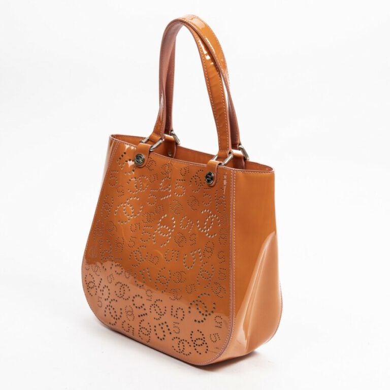 CHANEL - Circa 2005/06 - Cabas - Tote - - Cuir verni perforé orange - Orange pe…