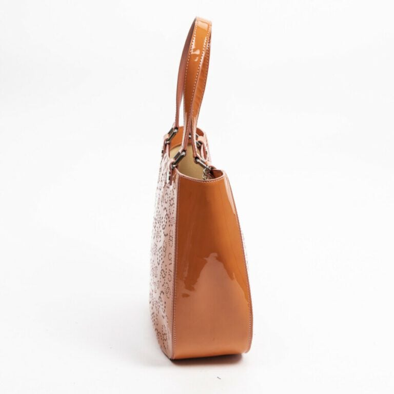CHANEL - Circa 2005/06 - Cabas - Tote - - Cuir verni perforé orange - Orange pe…