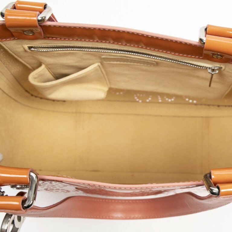 CHANEL - Circa 2005/06 - Cabas - Tote - - Cuir verni perforé orange - Orange pe…